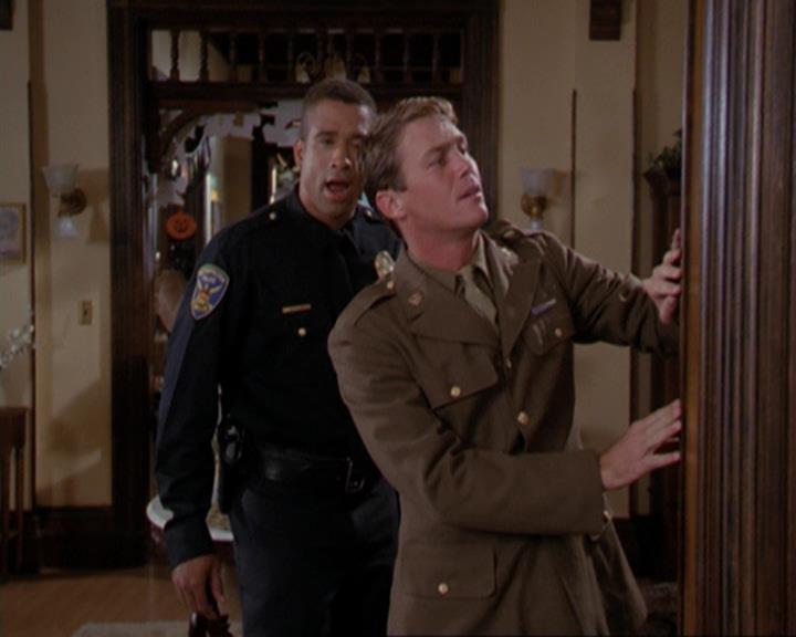 Charmed-Online_dot_net-3x04AllHalliwellsEve0543.jpg