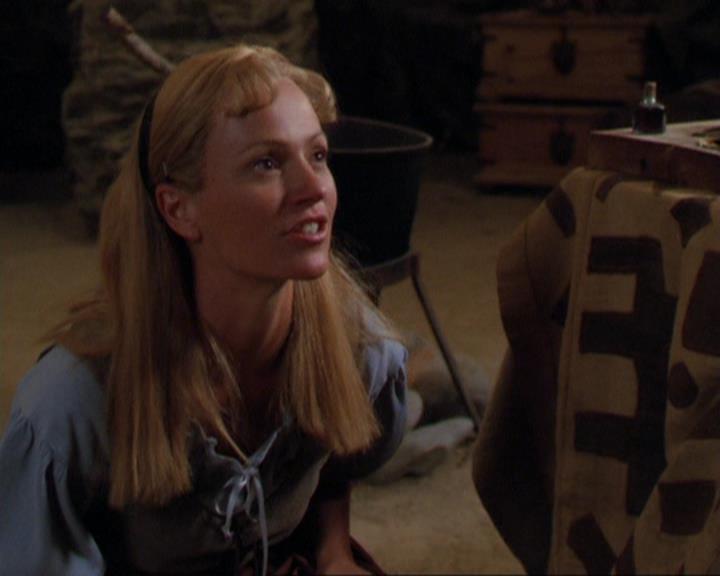Charmed-Online_dot_net-3x04AllHalliwellsEve0647.jpg