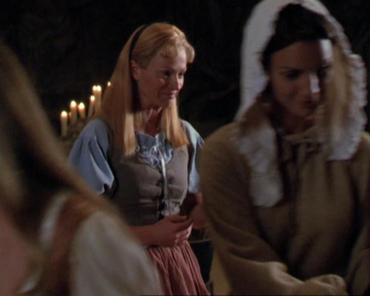 Charmed-Online_dot_net-3x04AllHalliwellsEve0681.jpg Charmed-Online_dot_net-3x04AllHalliwellsEve0681.jpg