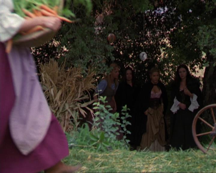Charmed-Online_dot_net-3x04AllHalliwellsEve0804.jpg Charmed-Online_dot_net-3x04AllHalliwellsEve0804.jpg