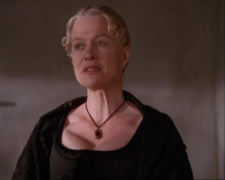 Charmed-Online_dot_net-3x04AllHalliwellsEve0918.jpg