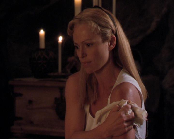 Charmed-Online_dot_net-3x04AllHalliwellsEve0988.jpg Charmed-Online_dot_net-3x04AllHalliwellsEve0988.jpg