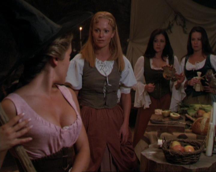 Charmed-Online_dot_net-3x04AllHalliwellsEve1311.jpg Charmed-Online_dot_net-3x04AllHalliwellsEve1311.jpg