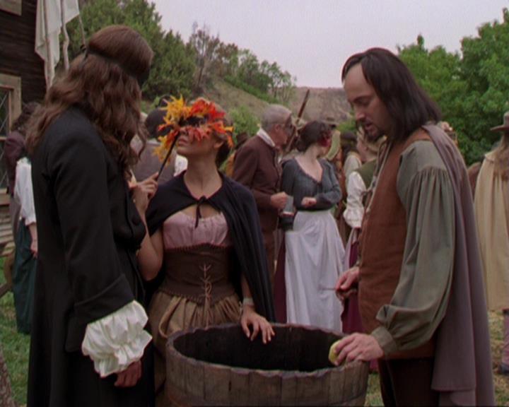 Charmed-Online_dot_net-3x04AllHalliwellsEve1454.jpg
