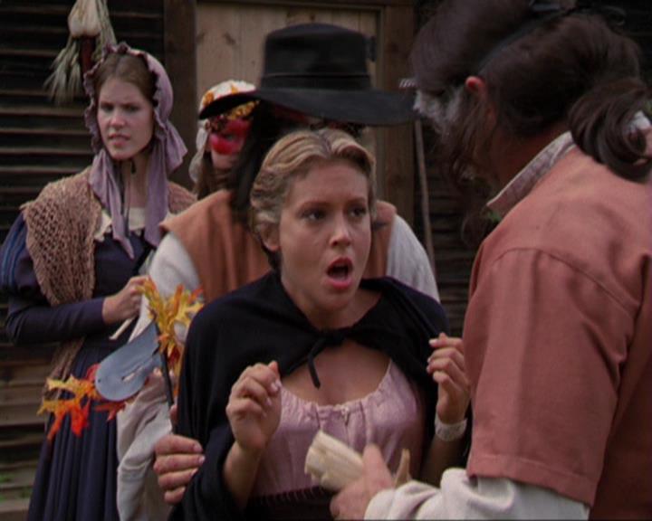 Charmed-Online_dot_net-3x04AllHalliwellsEve1478.jpg