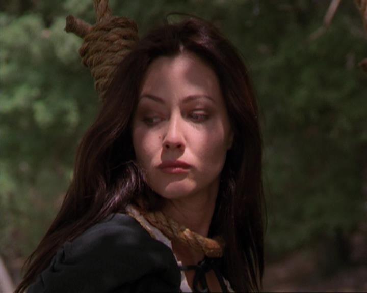 Charmed-Online_dot_net-3x04AllHalliwellsEve1513.jpg