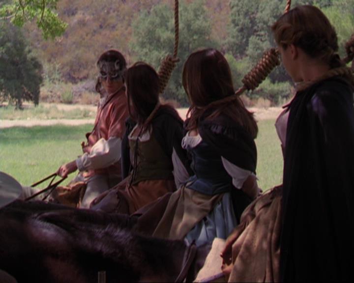 Charmed-Online_dot_net-3x04AllHalliwellsEve1514.jpg Charmed-Online_dot_net-3x04AllHalliwellsEve1514.jpg