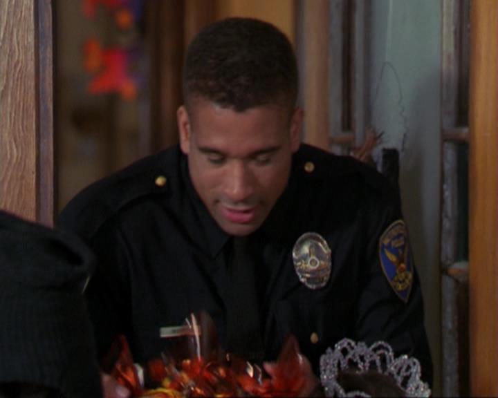 Charmed-Online_dot_net-3x04AllHalliwellsEve1709.jpg Charmed-Online_dot_net-3x04AllHalliwellsEve1709.jpg