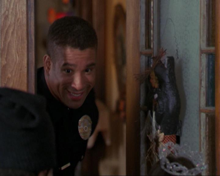 Charmed-Online_dot_net-3x04AllHalliwellsEve1711.jpg Charmed-Online_dot_net-3x04AllHalliwellsEve1711.jpg