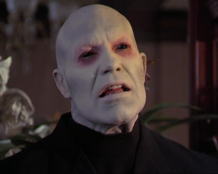 Charmed-Online_dot_net-3x04AllHalliwellsEve1743.jpg