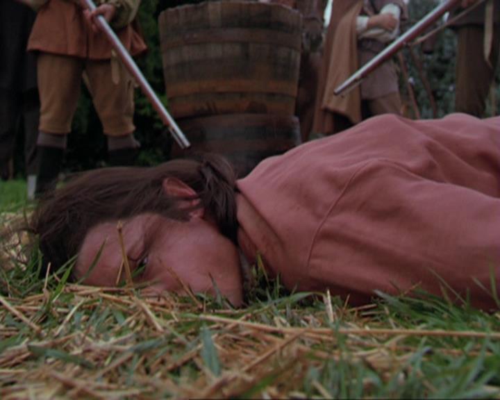 Charmed-Online_dot_net-3x04AllHalliwellsEve1882.jpg Charmed-Online_dot_net-3x04AllHalliwellsEve1882.jpg