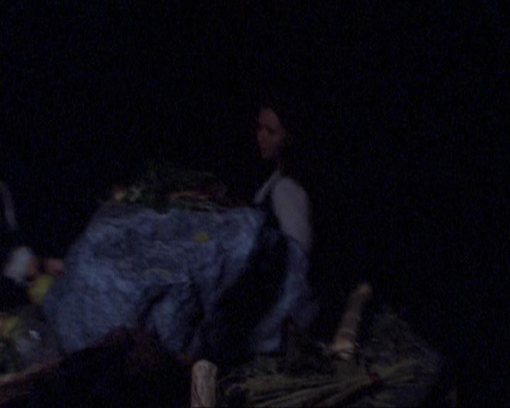 Charmed-Online_dot_net-3x04AllHalliwellsEve1926.jpg Charmed-Online_dot_net-3x04AllHalliwellsEve1926.jpg