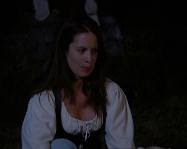 Charmed-Online_dot_net-3x04AllHalliwellsEve1992.jpg
