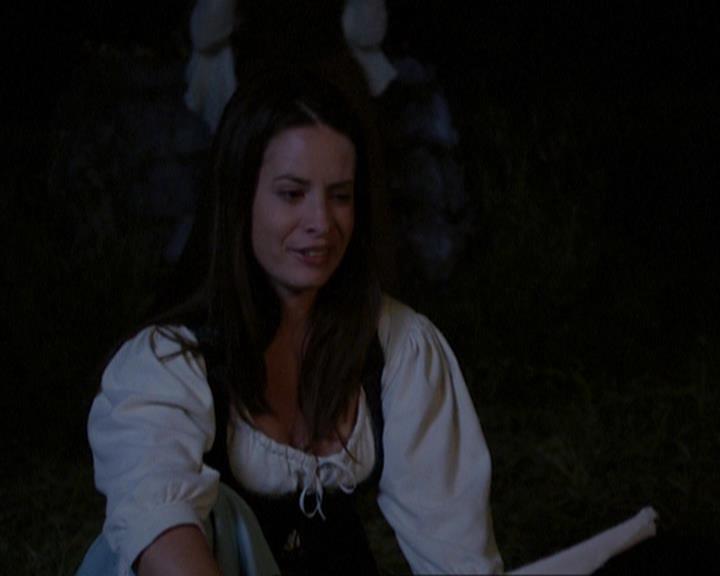 Charmed-Online_dot_net-3x04AllHalliwellsEve1997.jpg Charmed-Online_dot_net-3x04AllHalliwellsEve1997.jpg