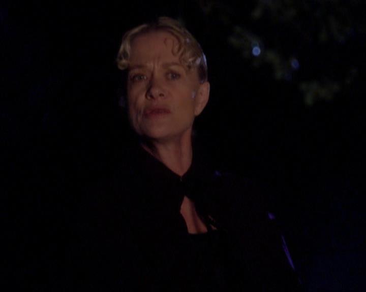 Charmed-Online_dot_net-3x04AllHalliwellsEve2012.jpg