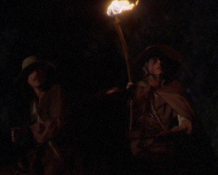 Charmed-Online_dot_net-3x04AllHalliwellsEve2087.jpg