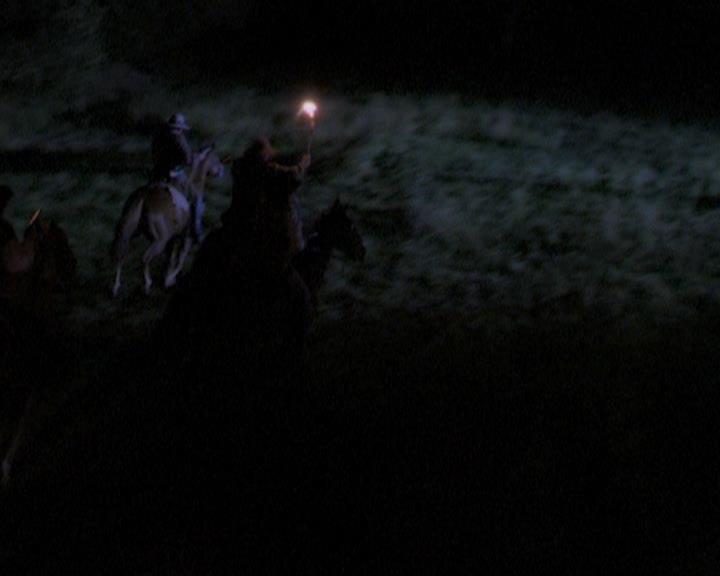 Charmed-Online_dot_net-3x04AllHalliwellsEve2097.jpg