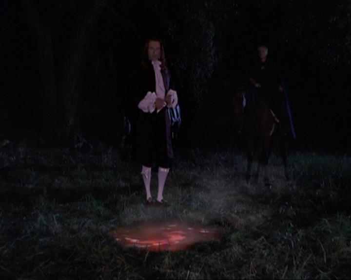 Charmed-Online_dot_net-3x04AllHalliwellsEve2115.jpg