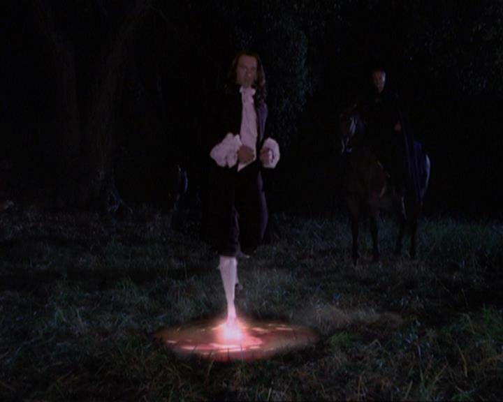 Charmed-Online_dot_net-3x04AllHalliwellsEve2116.jpg