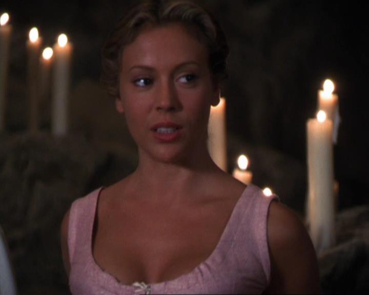 Charmed-Online_dot_net-3x04AllHalliwellsEve2152.jpg Charmed-Online_dot_net-3x04AllHalliwellsEve2152.jpg