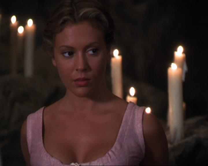 Charmed-Online_dot_net-3x04AllHalliwellsEve2181.jpg Charmed-Online_dot_net-3x04AllHalliwellsEve2181.jpg