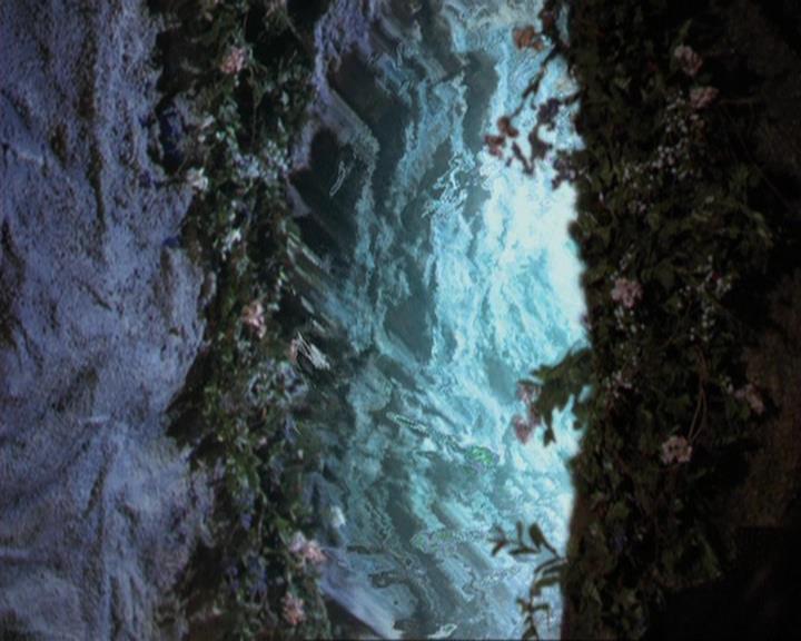 Charmed-Online_dot_net-3x04AllHalliwellsEve2209.jpg Charmed-Online_dot_net-3x04AllHalliwellsEve2209.jpg