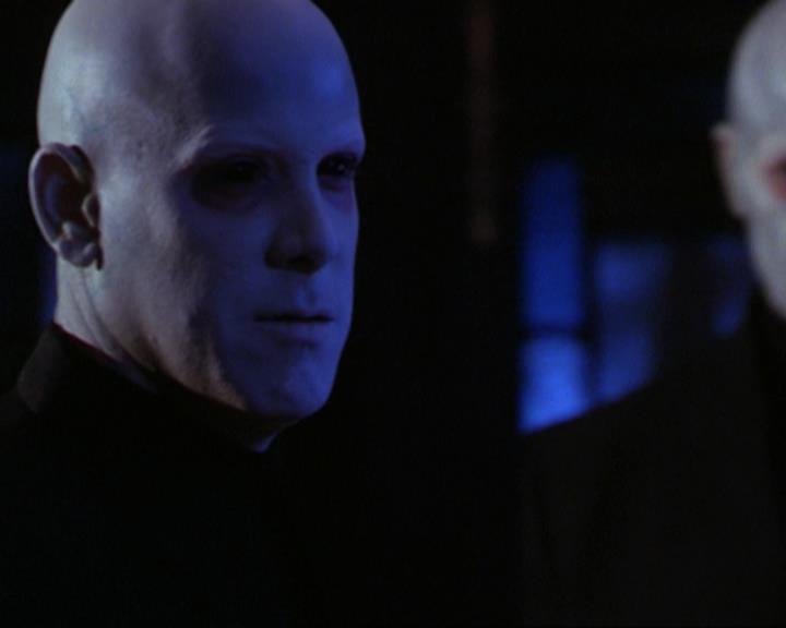 Charmed-Online_dot_net-3x04AllHalliwellsEve2225.jpg Charmed-Online_dot_net-3x04AllHalliwellsEve2225.jpg