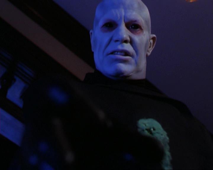 Charmed-Online_dot_net-3x04AllHalliwellsEve2245.jpg