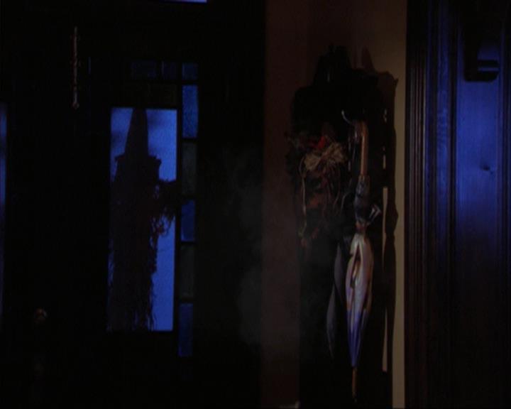 Charmed-Online_dot_net-3x04AllHalliwellsEve2254.jpg Charmed-Online_dot_net-3x04AllHalliwellsEve2254.jpg