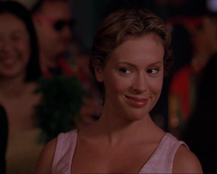 Charmed-Online_dot_net-3x04AllHalliwellsEve2339.jpg Charmed-Online_dot_net-3x04AllHalliwellsEve2339.jpg