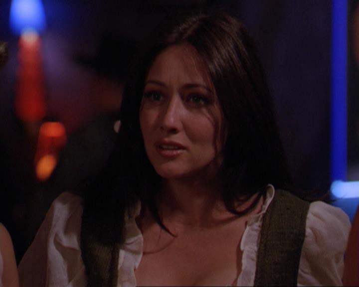 Charmed-Online_dot_net-3x04AllHalliwellsEve2354.jpg Charmed-Online_dot_net-3x04AllHalliwellsEve2354.jpg