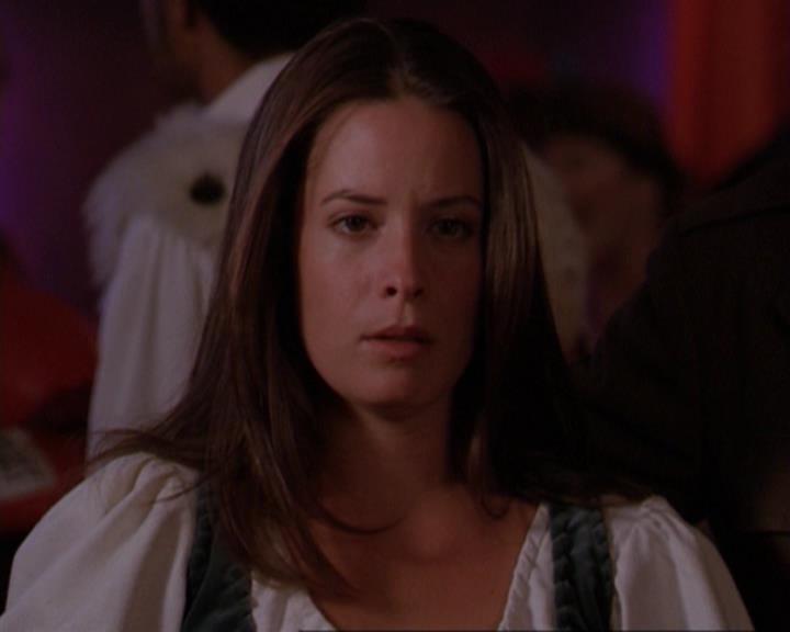 Charmed-Online_dot_net-3x04AllHalliwellsEve2359.jpg