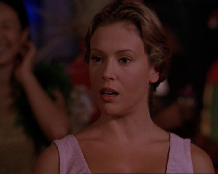 Charmed-Online_dot_net-3x04AllHalliwellsEve2360.jpg