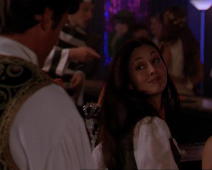 Charmed-Online_dot_net-3x04AllHalliwellsEve2382.jpg Charmed-Online_dot_net-3x04AllHalliwellsEve2382.jpg