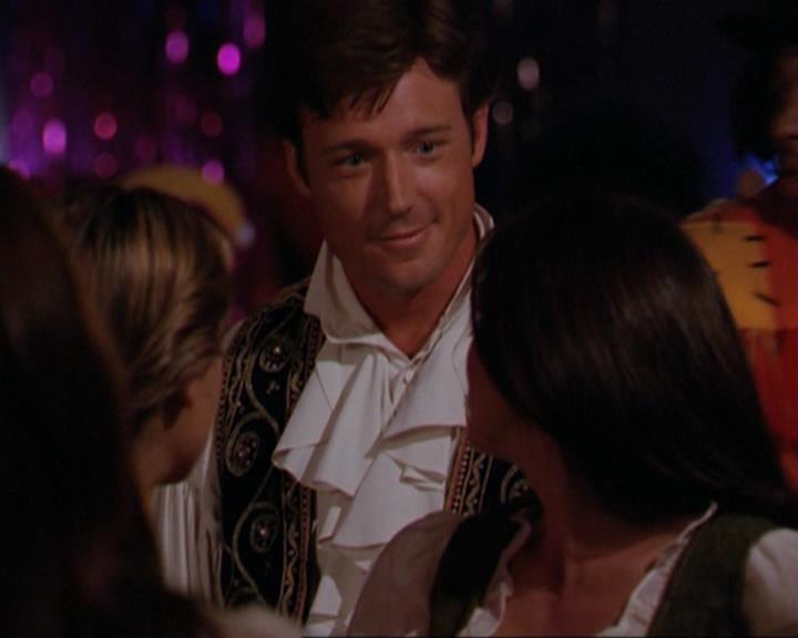 Charmed-Online_dot_net-3x04AllHalliwellsEve2383.jpg Charmed-Online_dot_net-3x04AllHalliwellsEve2383.jpg