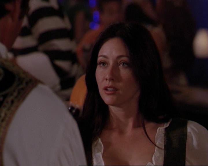 Charmed-Online_dot_net-3x04AllHalliwellsEve2391.jpg Charmed-Online_dot_net-3x04AllHalliwellsEve2391.jpg