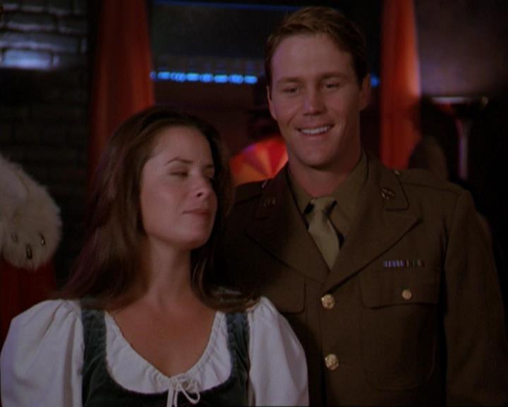 Charmed-Online_dot_net-3x04AllHalliwellsEve2403.jpg Charmed-Online_dot_net-3x04AllHalliwellsEve2403.jpg