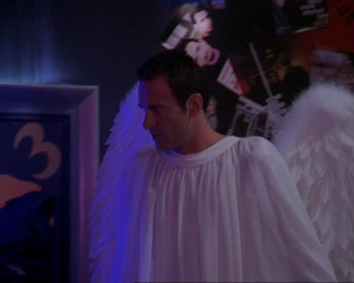 Charmed-Online_dot_net-3x04AllHalliwellsEve2407.jpg