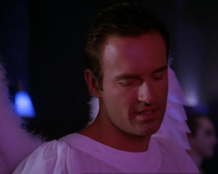 Charmed-Online_dot_net-3x04AllHalliwellsEve2422.jpg
