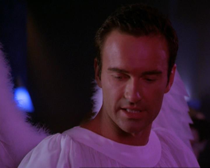 Charmed-Online_dot_net-3x04AllHalliwellsEve2423.jpg