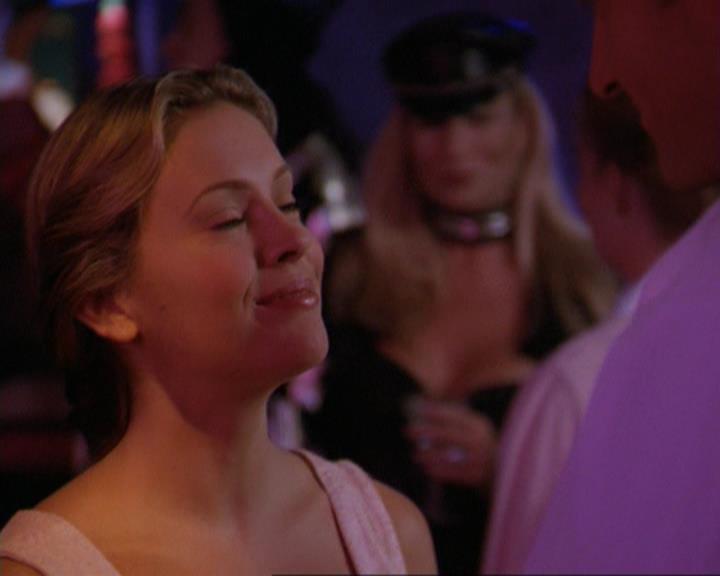 Charmed-Online_dot_net-3x04AllHalliwellsEve2456.jpg