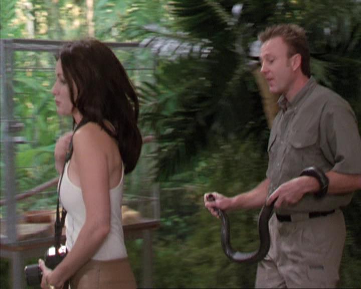 Charmed-Online-dot-net_305SightUnseen1019.jpg