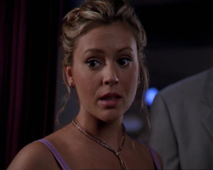 Charmed-Online-dot-net_307PowerOutage0270.jpg