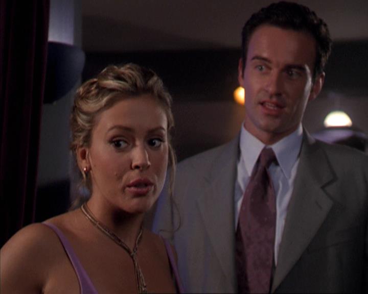 Charmed-Online-dot-net_307PowerOutage0300.jpg