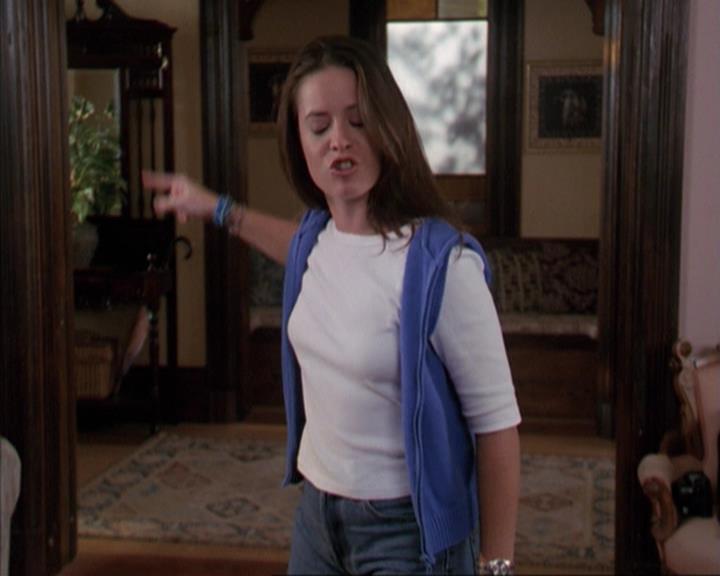 Charmed-Online-dot-net_307PowerOutage0916.jpg