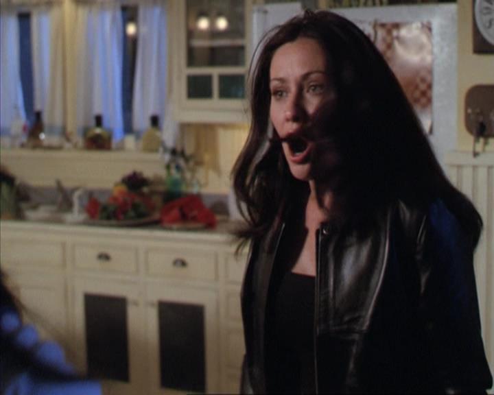 Charmed-Online-dot-net_307PowerOutage1153.jpg