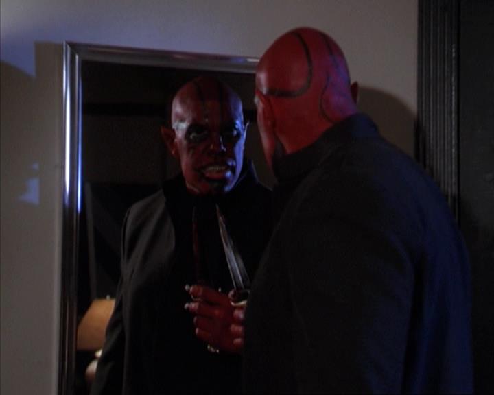 Charmed-Online-dot-net_307PowerOutage1940.jpg