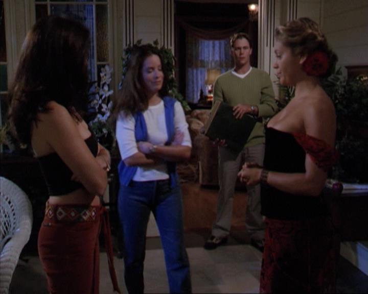 Charmed-Online-dot-net_307PowerOutage1978.jpg