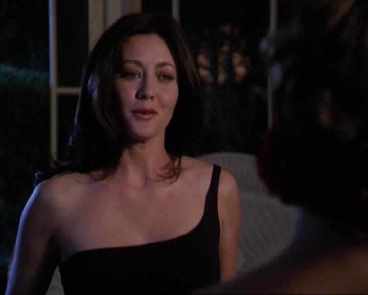 Charmed-Online-dot-net_307PowerOutage2077.jpg