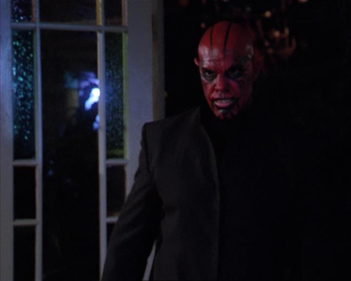Charmed-Online-dot-net_307PowerOutage2089.jpg